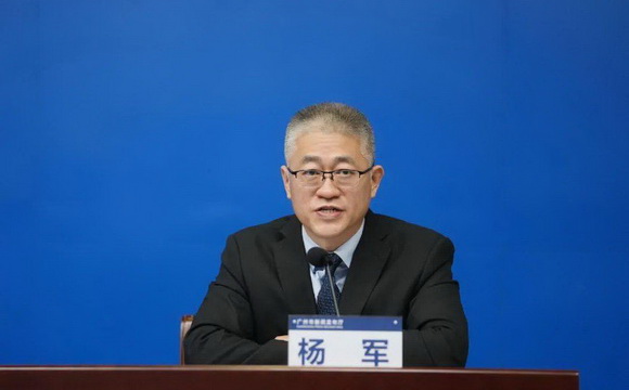 购宝钱包APP：保障抗疫药品24小时生产，四家连锁药店全力保供
